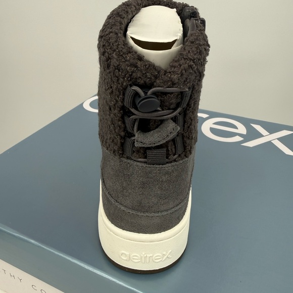 Aetrex Winnie Black Shearling Weatherproof Orthotic Arch Support PC400 Size 8.5 - Picture 11 of 15